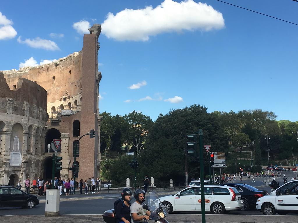 Delightful Apartment 100 Meters From The Colosseum Zewnętrze zdjęcie