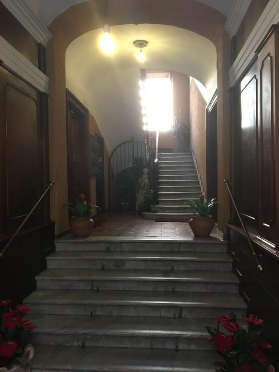 Delightful Apartment 100 Meters From The Colosseum Zewnętrze zdjęcie