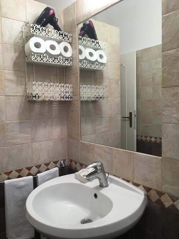 Delightful Apartment 100 Meters From The Colosseum Zewnętrze zdjęcie